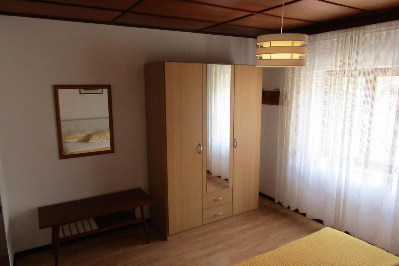 Apartman Avsec Krk Town Exterior photo